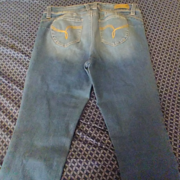 Jeans - Picture 2 of 3